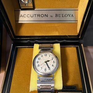 Vintage 1973 Bulova Accutron Railroad Approved wristwatch